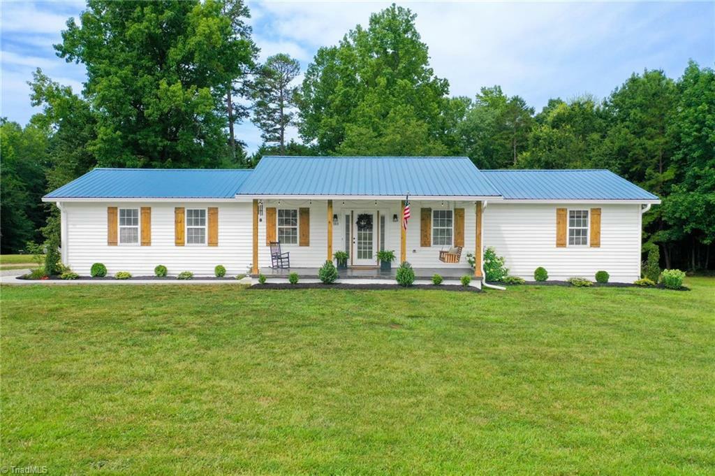 Property Photo:  780 Cherry Hill Road  NC 27028 