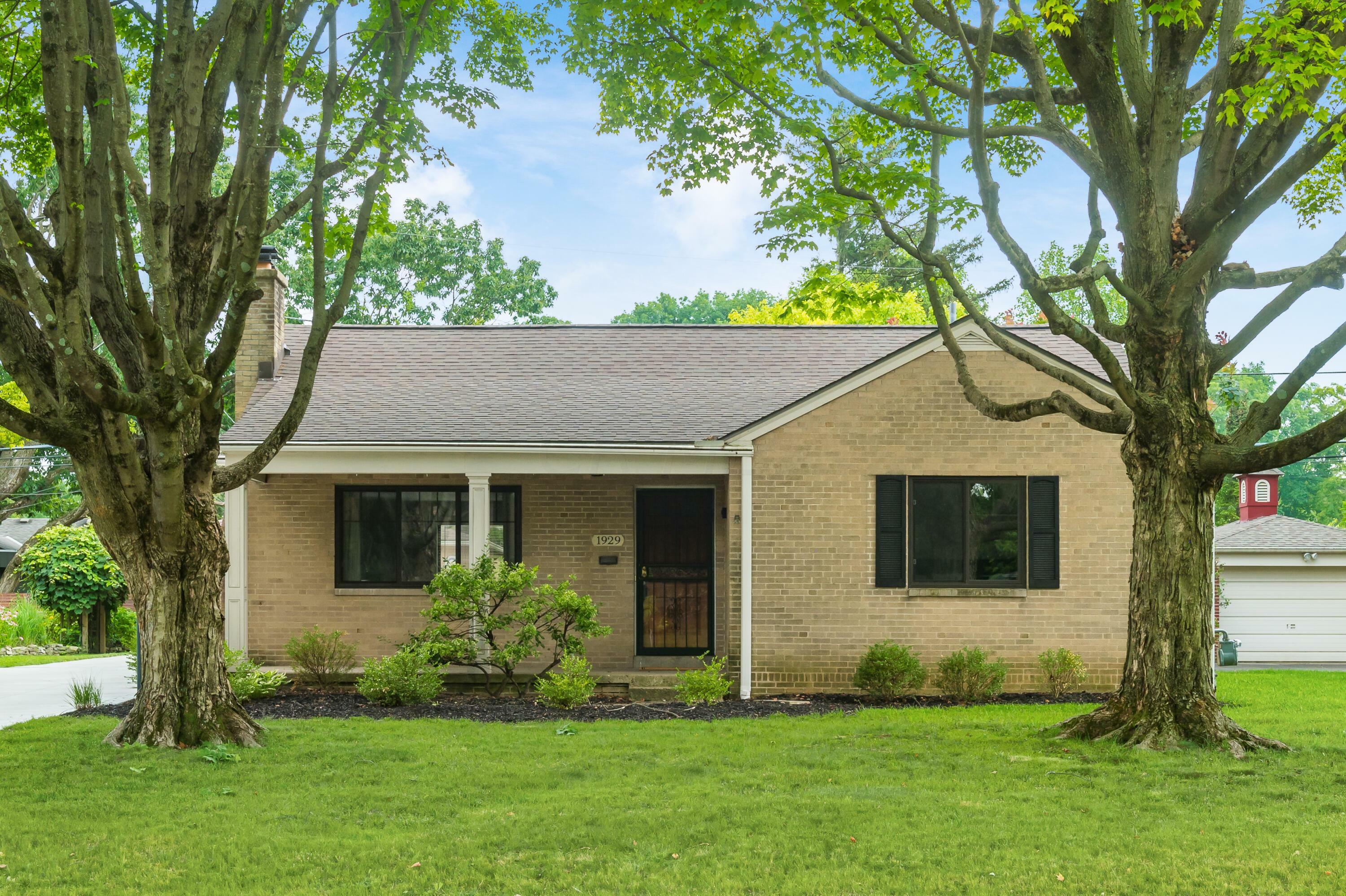 Property Photo: 1929 Milden Road OH 43221