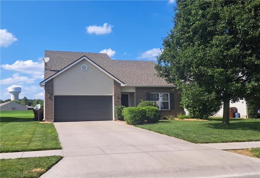 Property Photo: 1212 Kern Drive OH 45327