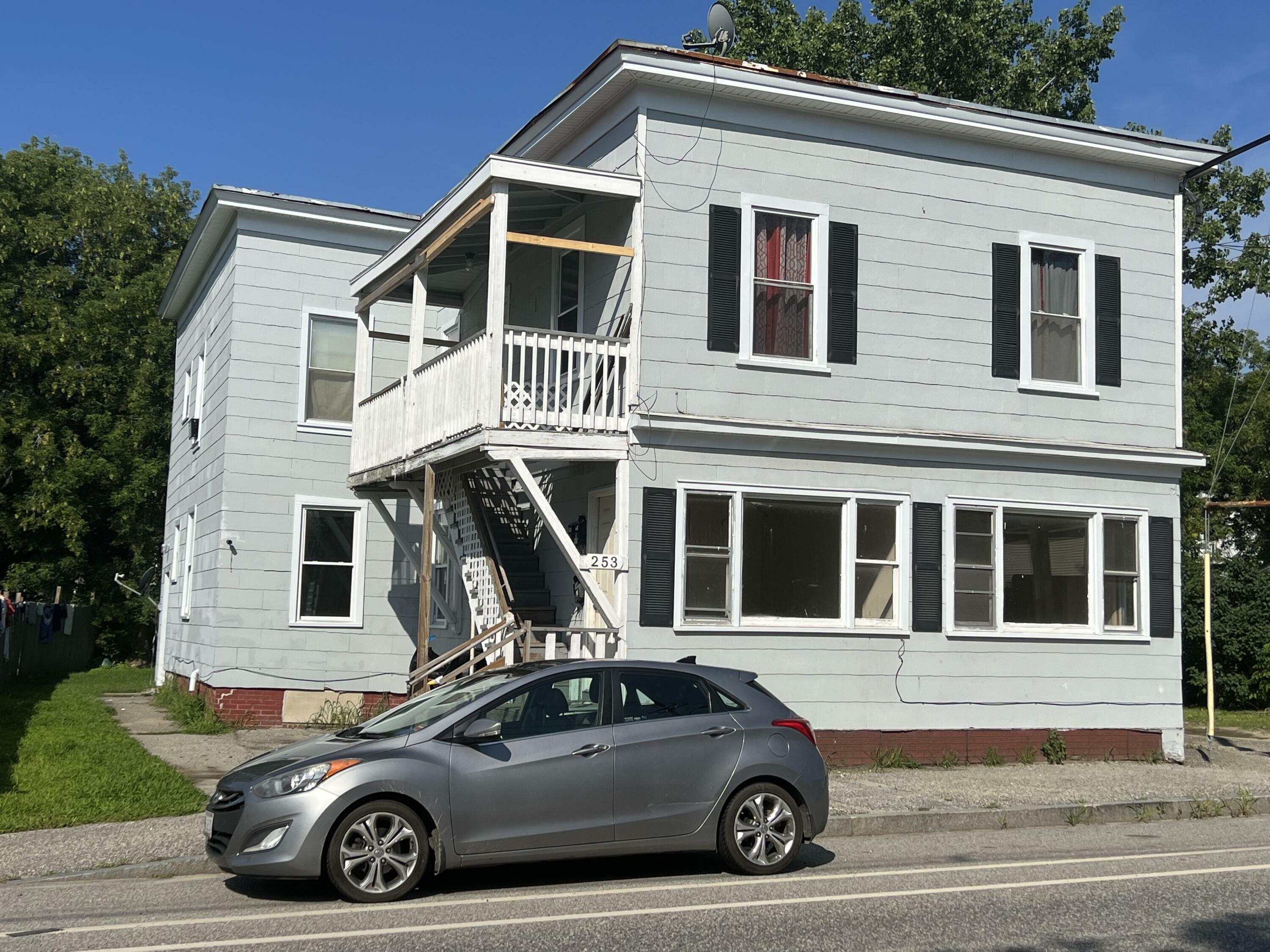 Property Photo: 253 Lincoln Street ME 04240