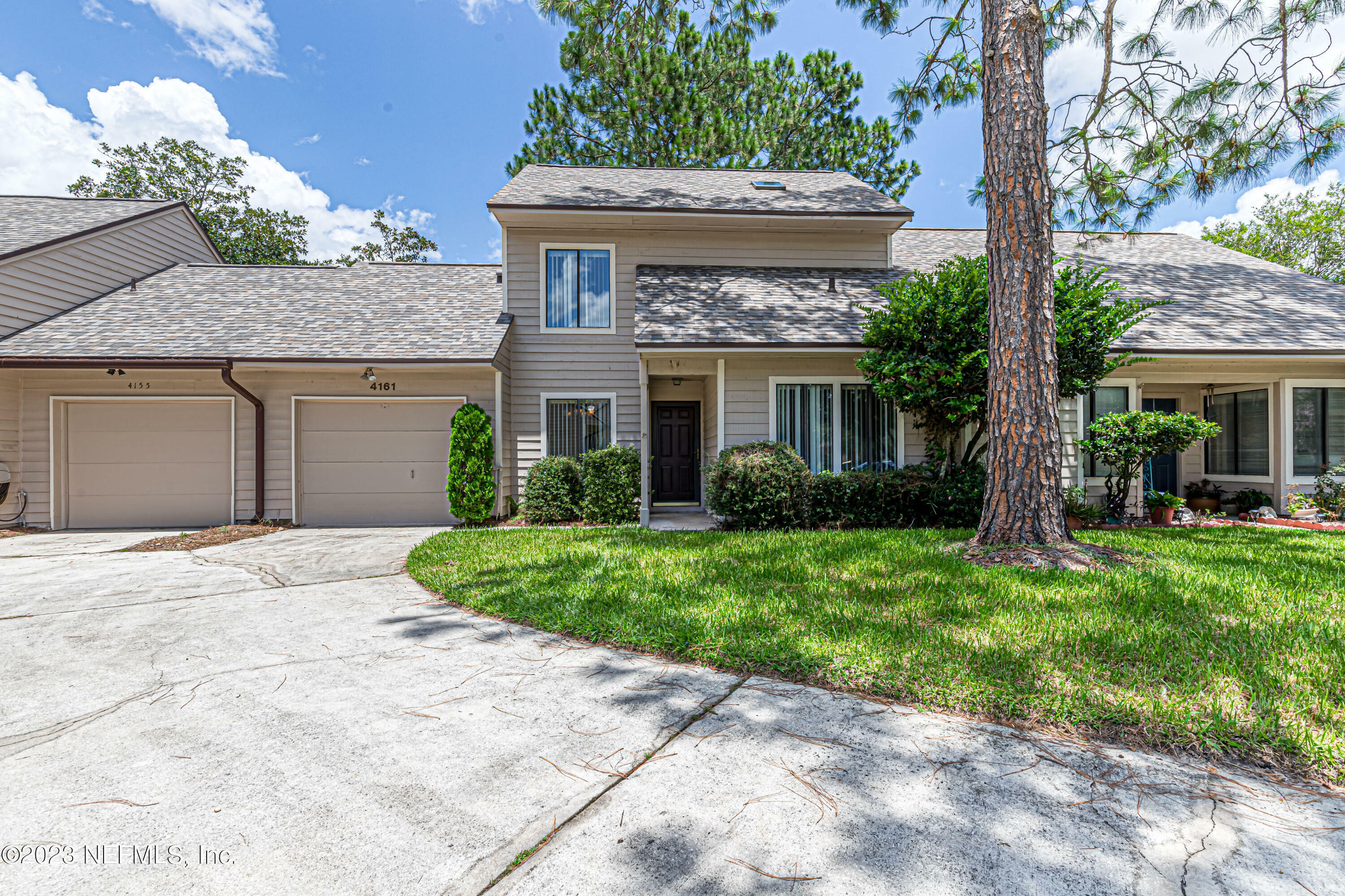 Property Photo: 4161 Rollingwood Court FL 32257