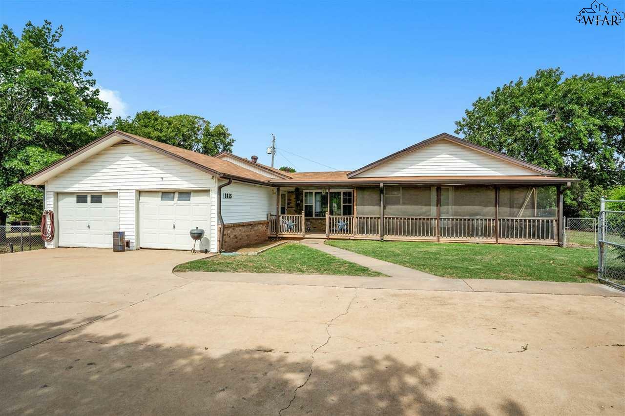 Property Photo: 1815 Trigg Lane 1801 And 1815 Trigg Lane TX 76306