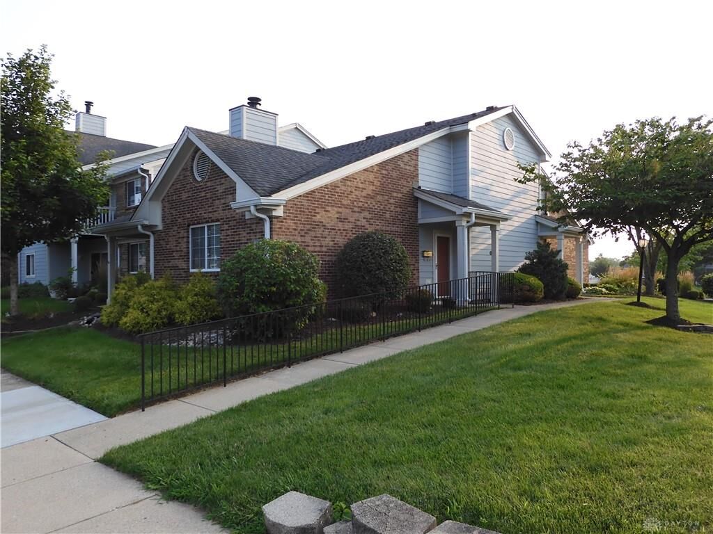 Property Photo: 6571 Brigham Square 6571 OH 45459