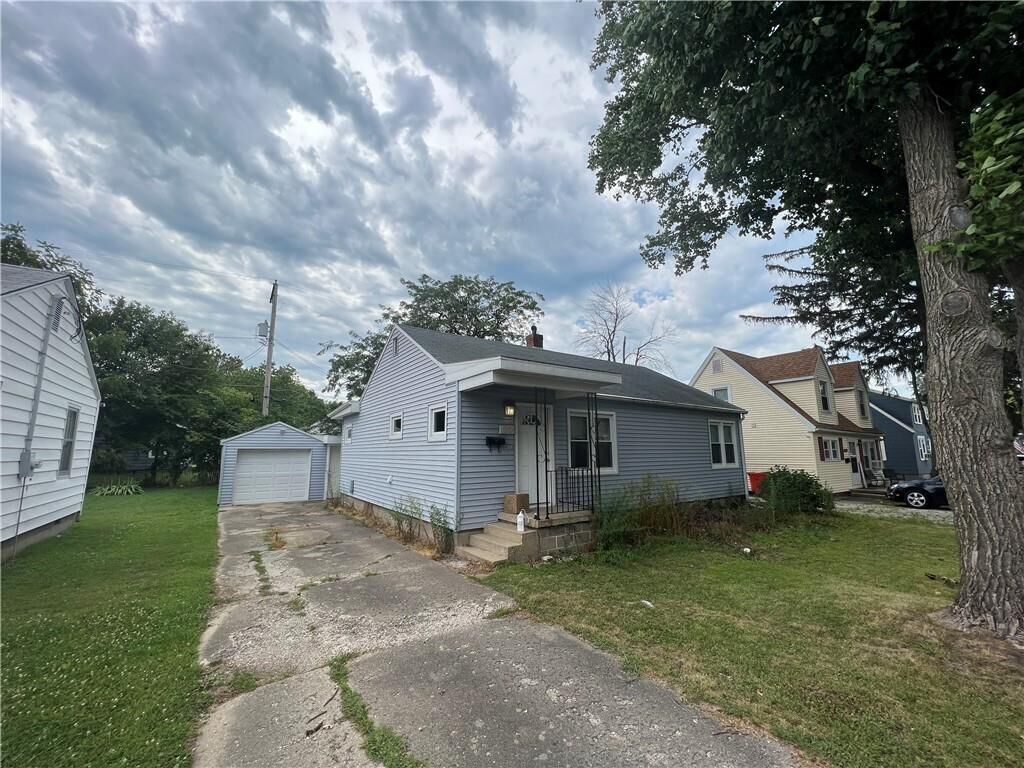 Property Photo:  1414 14th Street   61920 