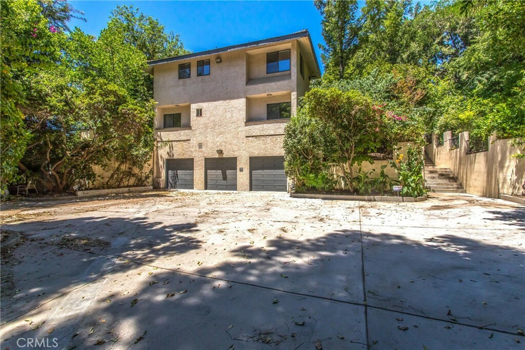 Property Photo: 1671 Walter Court CA 92324