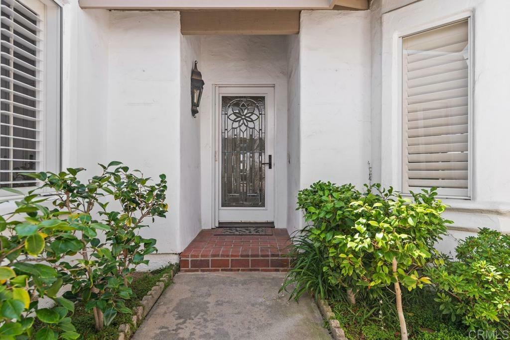 Property Photo: 4785 Collinos Way CA 92056