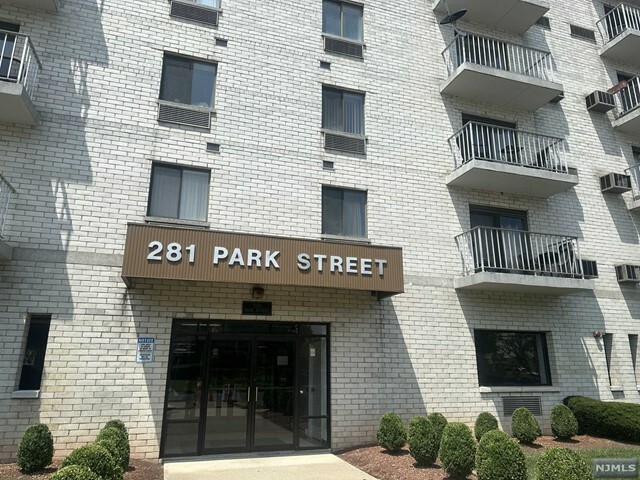Property Photo:  281 Park Street 5I  NJ 07601 