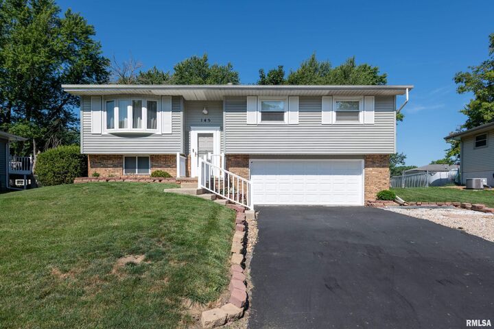 145 Tanglewood Lane  East Peoria IL 61611 photo