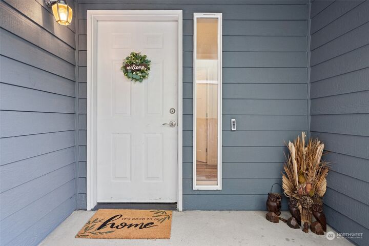 Property Photo: 629 NE Flagstone Lane WA 98310