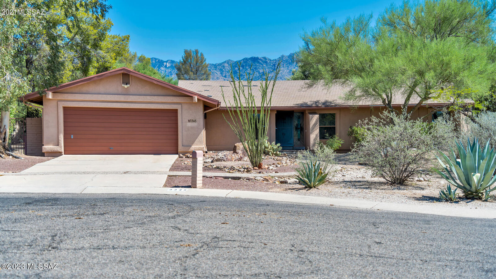 Property Photo:  3345 N Pantano Road  AZ 85750 