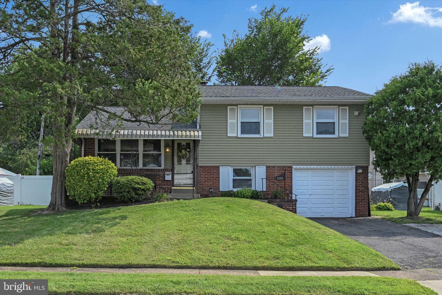 Property Photo: 1110 Wynnbrook Road PA 19018