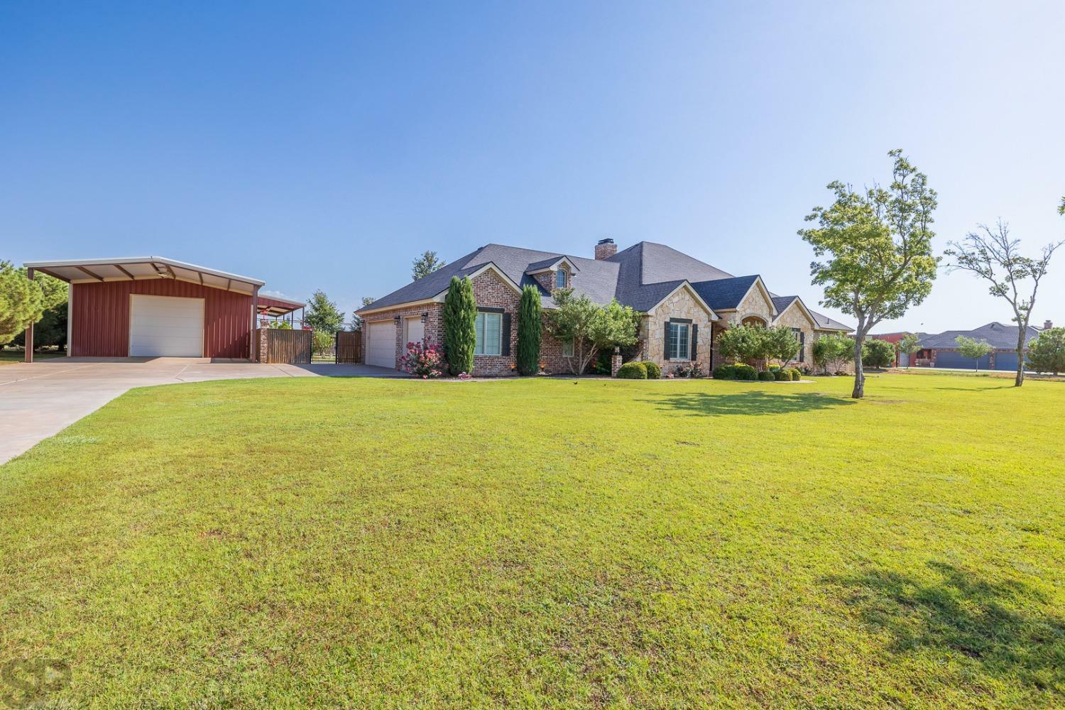 Property Photo:  8110 County Road 6220  TX 79363 