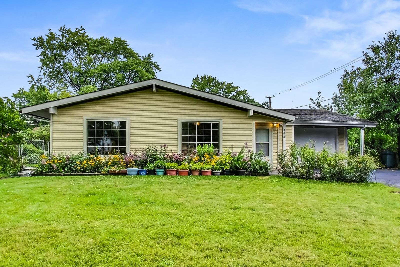Property Photo:  3342 Fairlawn Drive  IL 60025 
