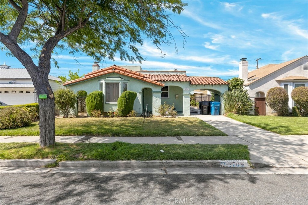 Property Photo:  2709 W 85th Street  CA 90305 