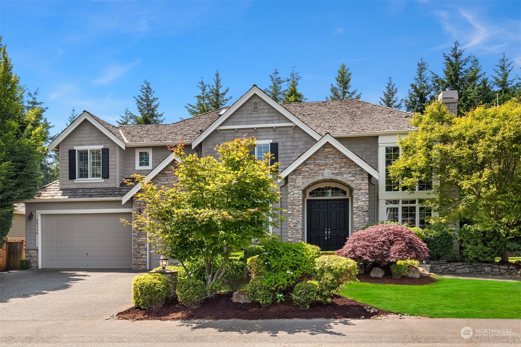 Property Photo: 24114 E Greystone Lane WA 98020