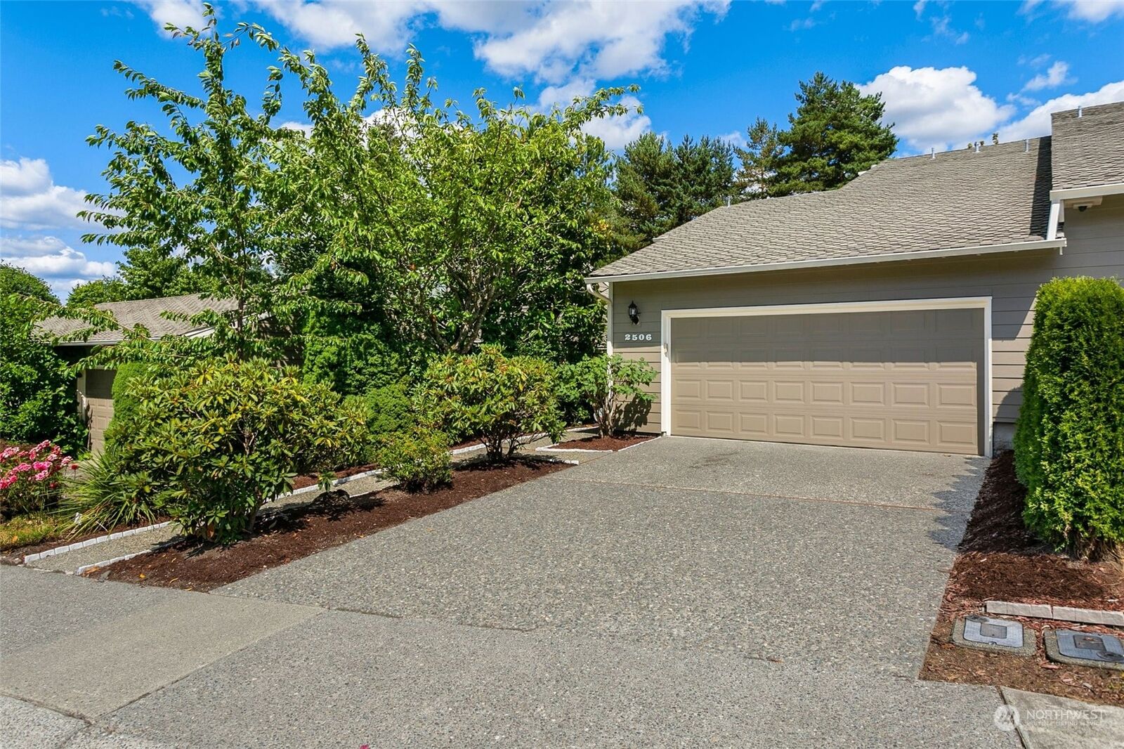 Property Photo:  2506 174th Avenue NE  WA 98052 