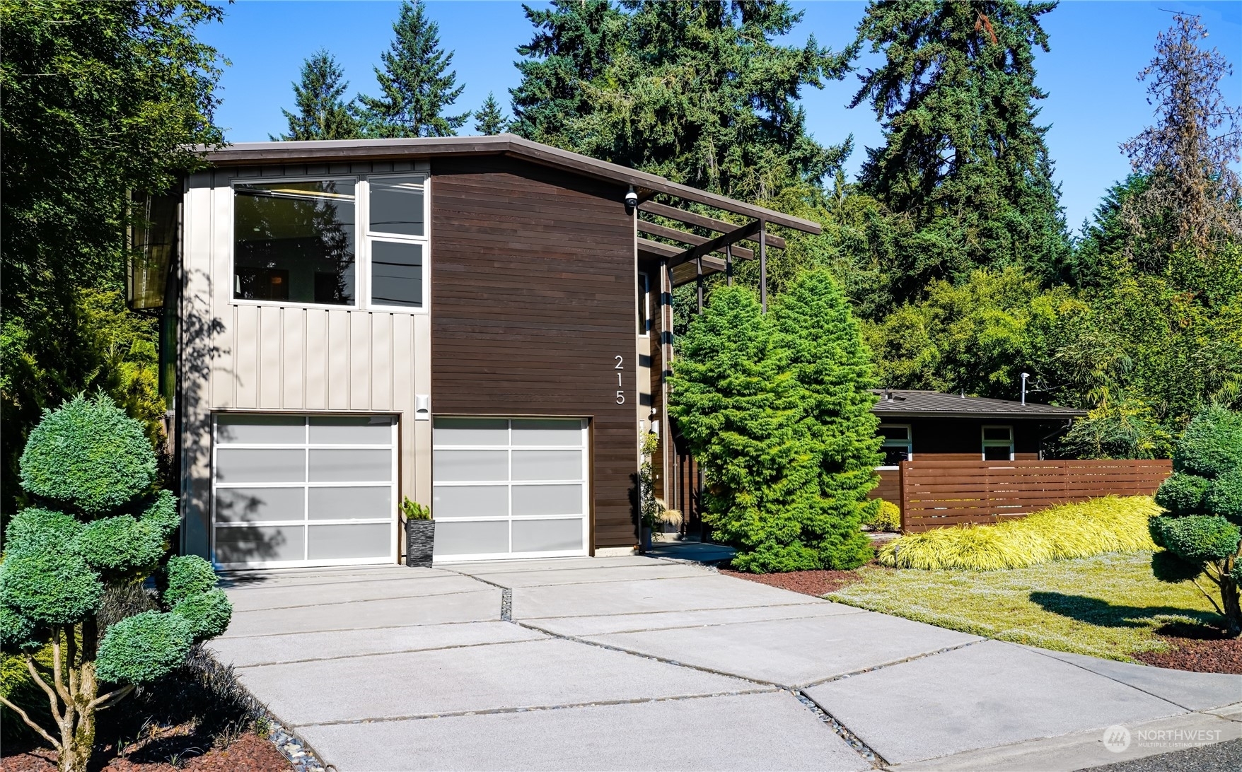 Property Photo:  215 109th Avenue SE  WA 98004 