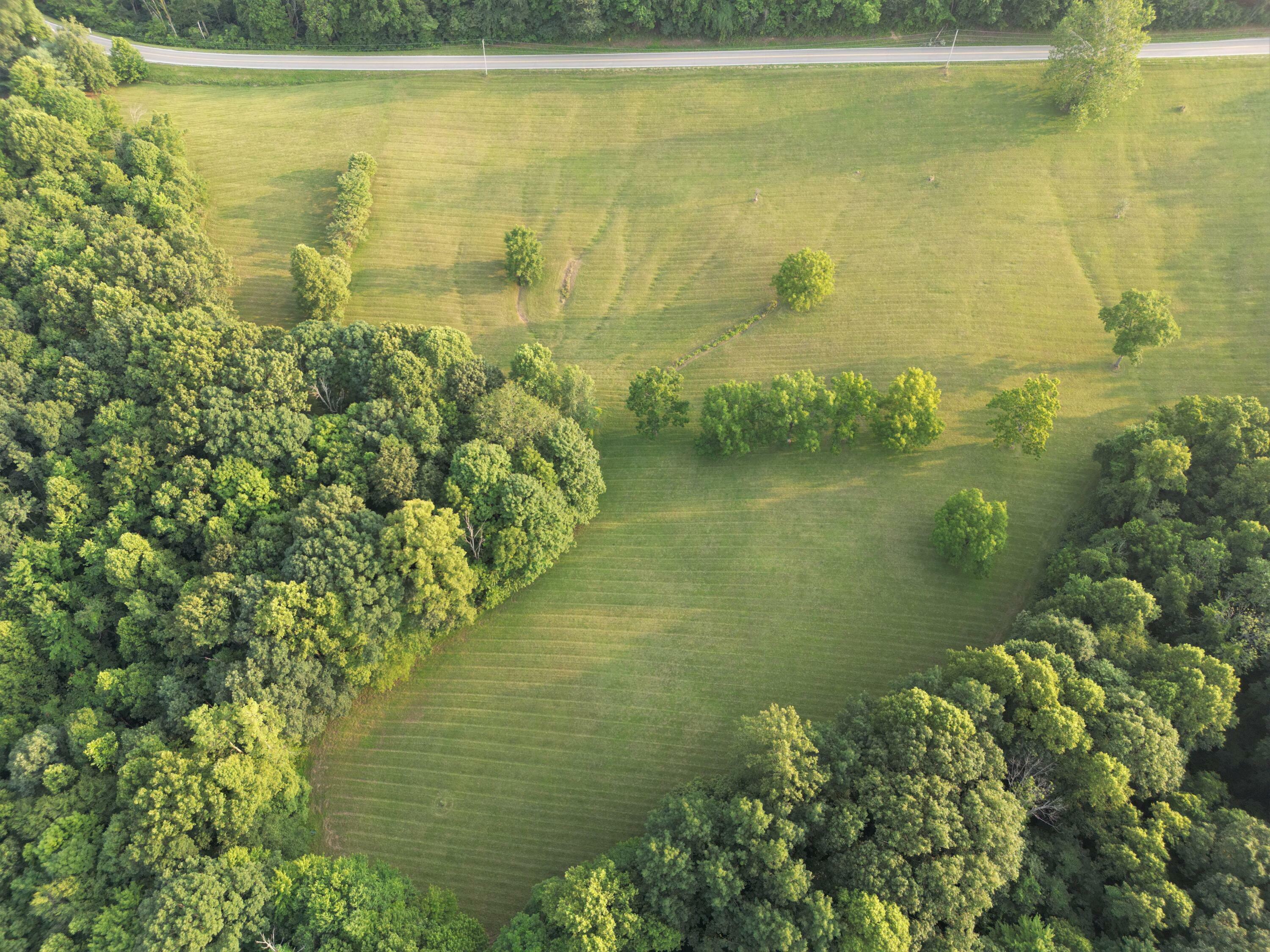 Property Photo: 18156 Thompson Ridge Road OH 43135