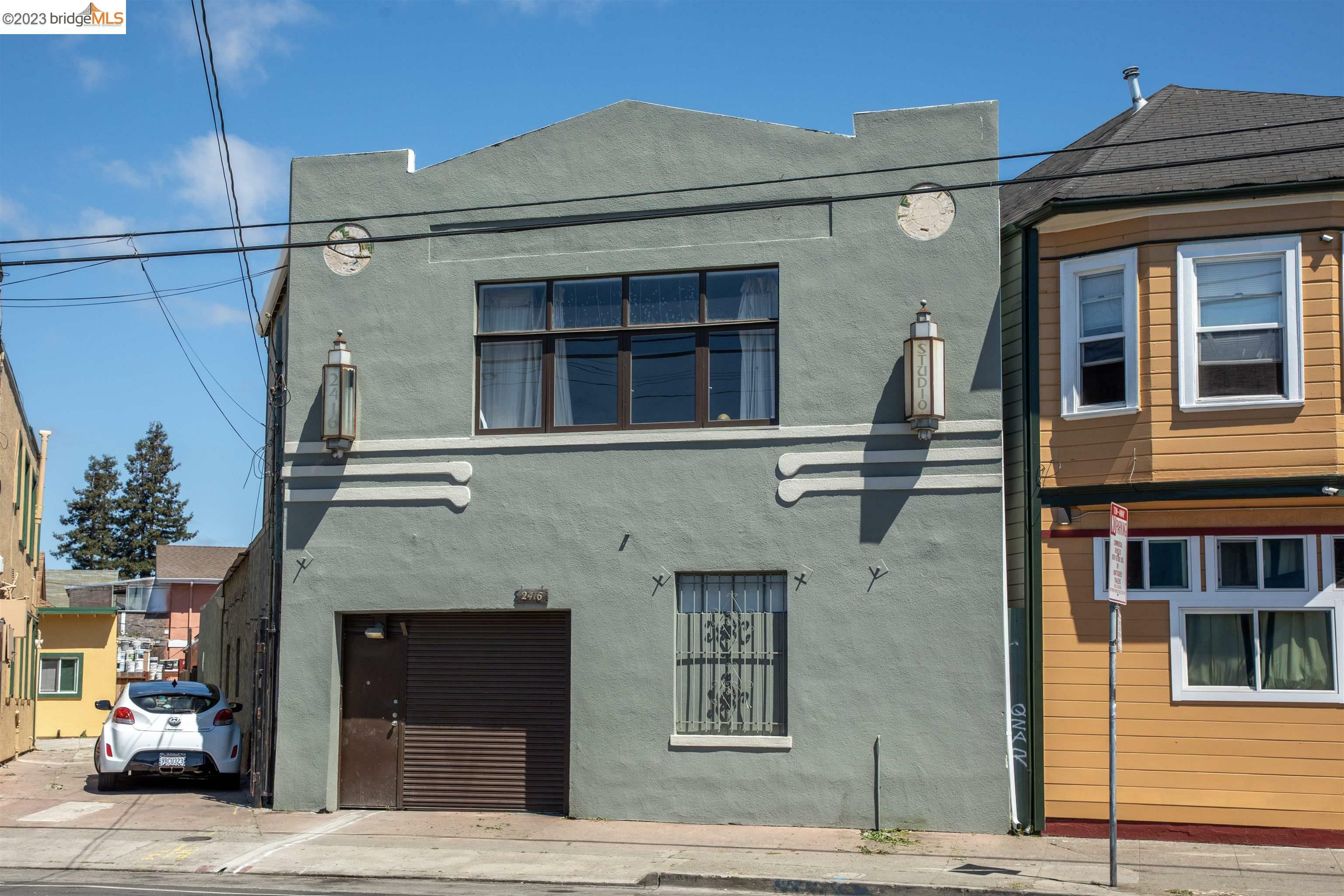 Property Photo:  2416 Market St  CA 94607 