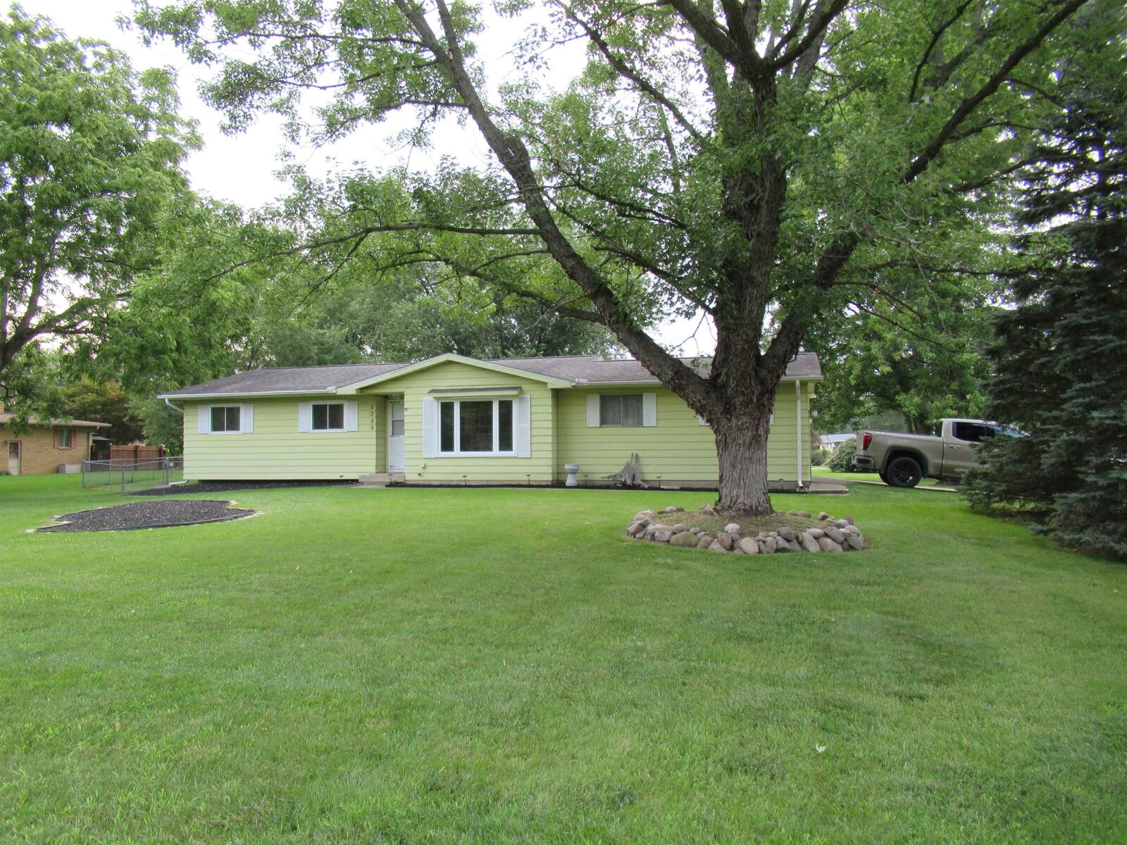 Property Photo: 5355 N Seymour MI 48433