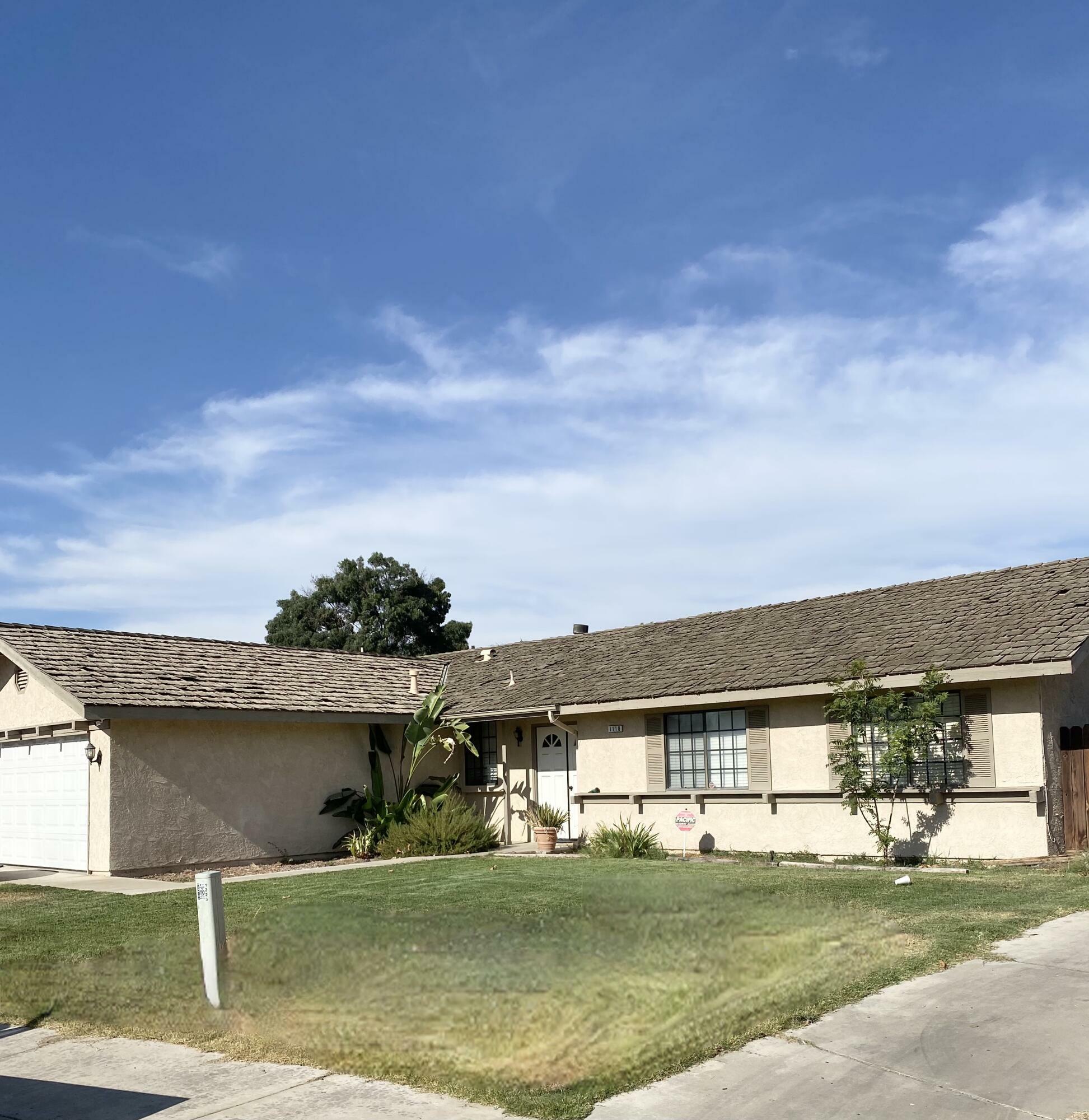 Property Photo:  1118 N Westside Street  CA 93257 