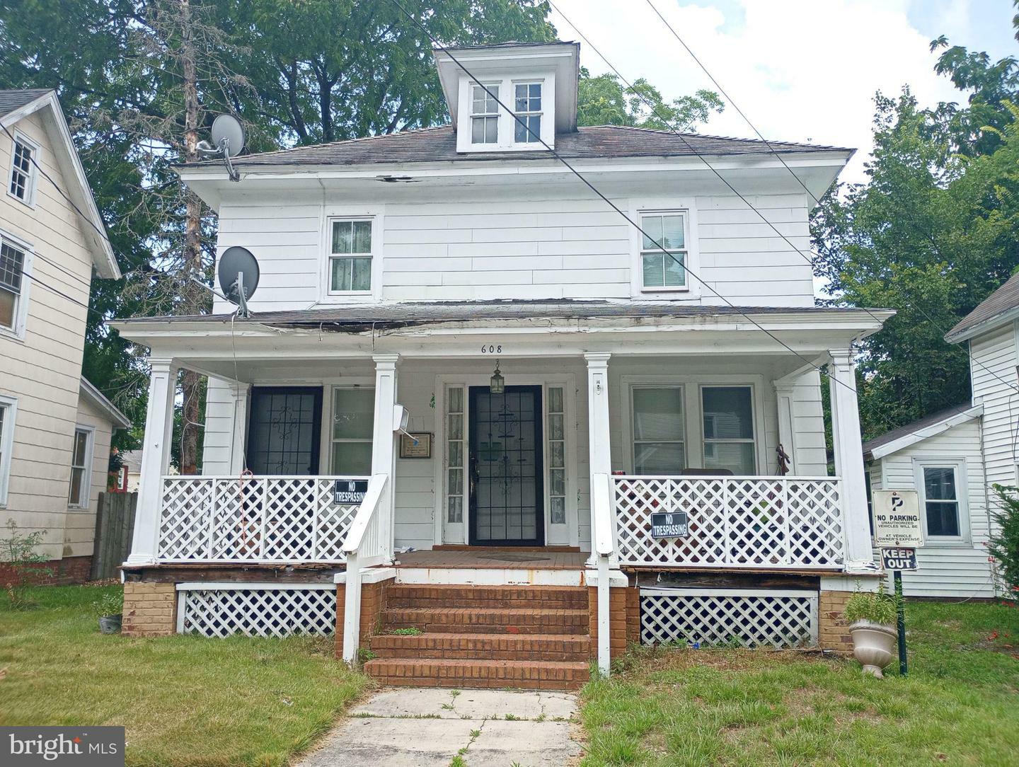 Property Photo:  608 Smith Street  MD 21801 