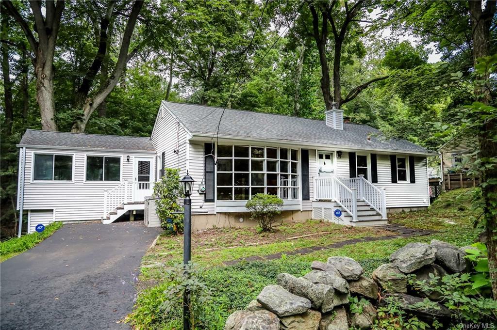 Property Photo:  3 Somerstown Road  NY 10562 