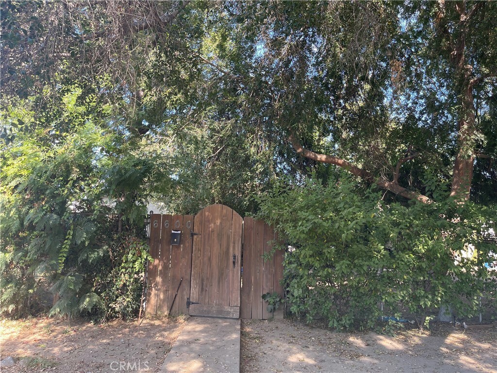 Property Photo:  6600 Encino Avenue  CA 91406 