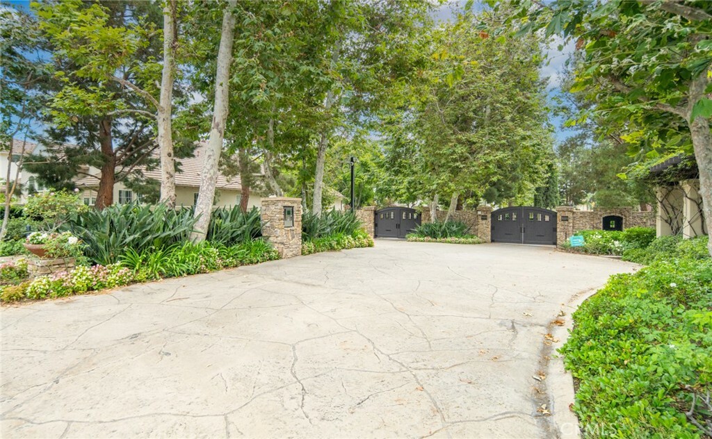 Property Photo: 26 New Dawn CA 92620