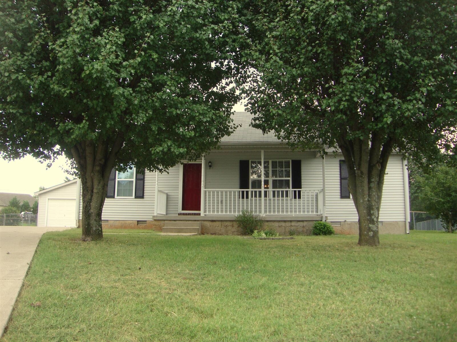 Property Photo: 2807 Black Stallion Court TN 37130