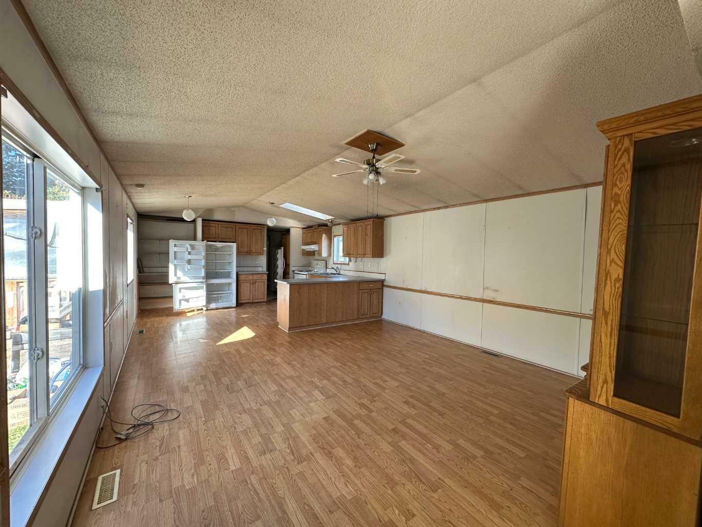 Property Photo:  5800 46 Street 19  AB T4H 1G7 