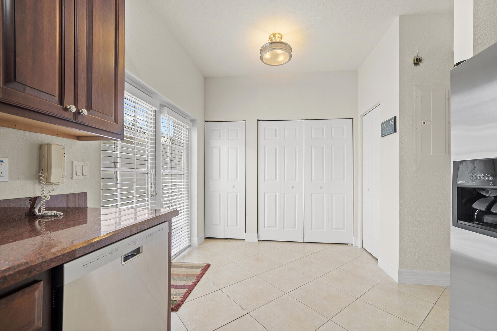 Property Photo: 948 NW 18th Avenue FL 33486
