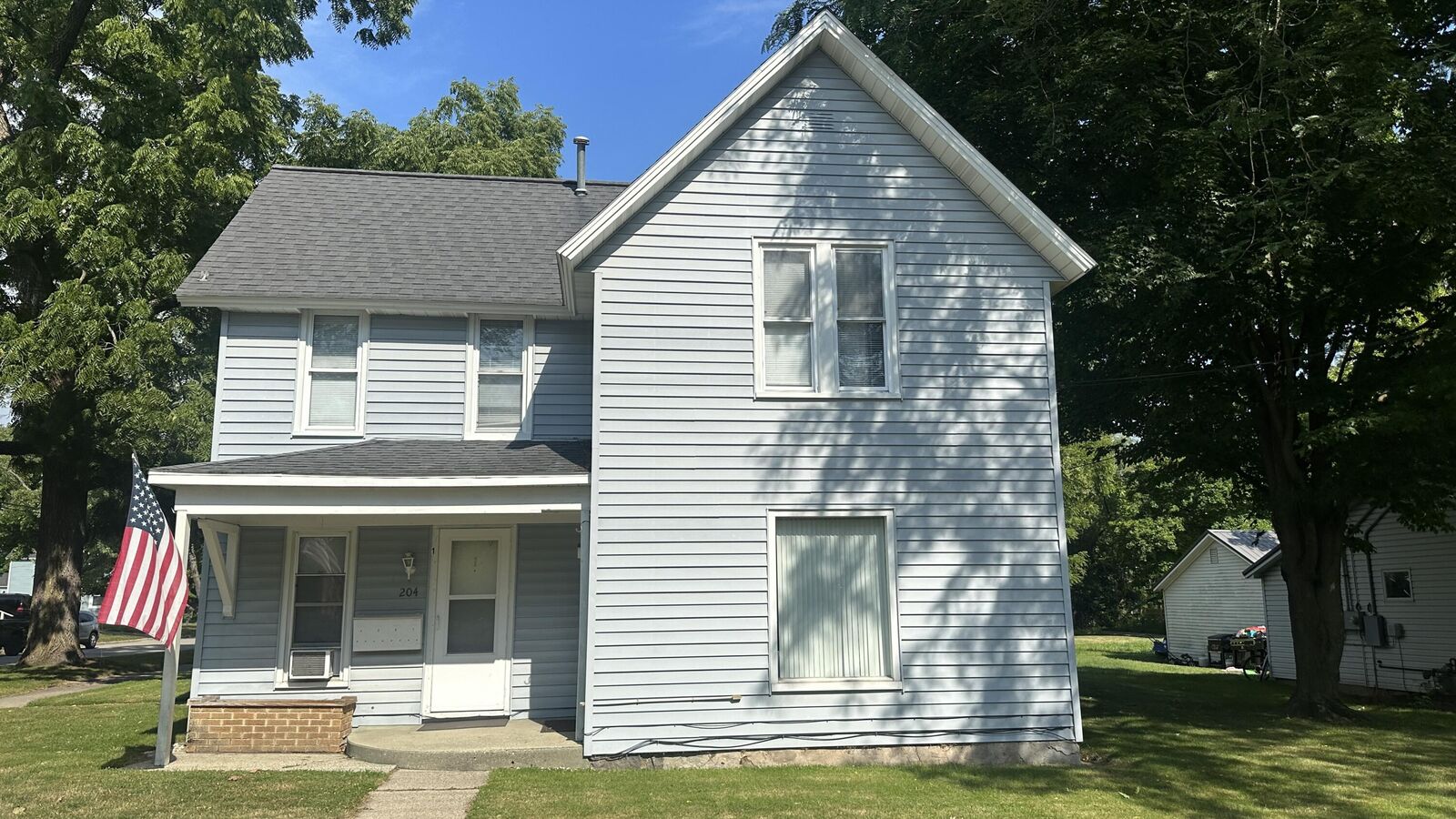 Property Photo:  204 S Division Avenue  MI 49412 