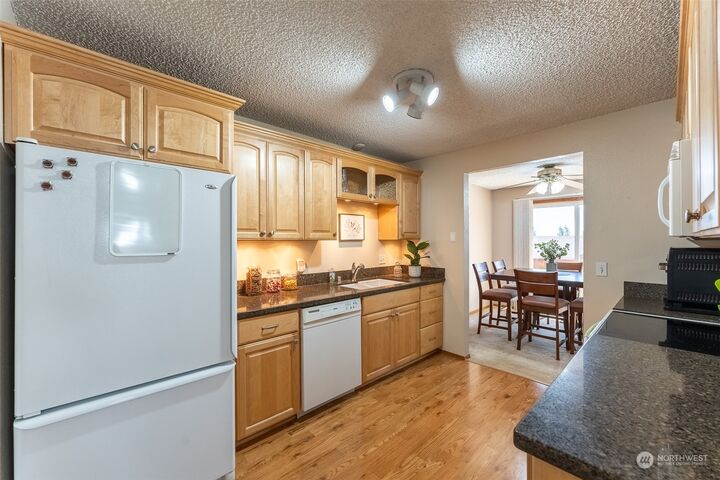 Property Photo:  5807  Hendrickson Avenue 207  WA 98248 