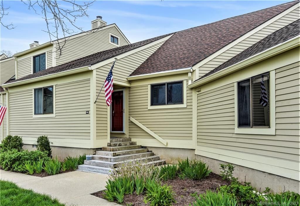 Property Photo: 152 Sandy Point Road 152 CT 06475