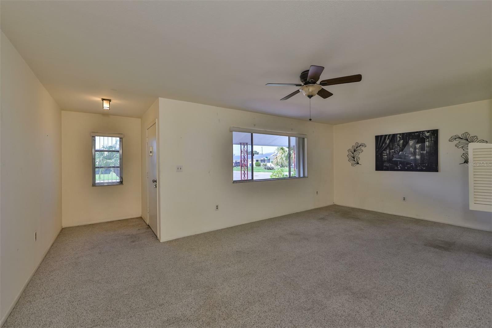 Property Photo:  723 Bel Air Avenue  FL 33573 