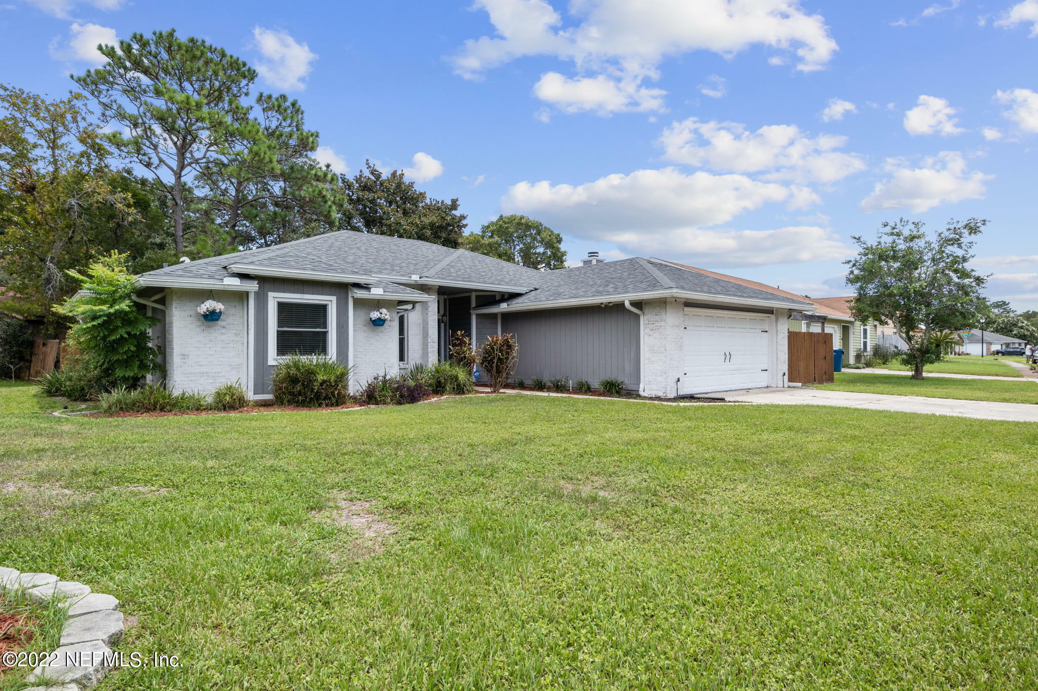 Property Photo:  2923 Safeshelter Drive W  FL 32225 