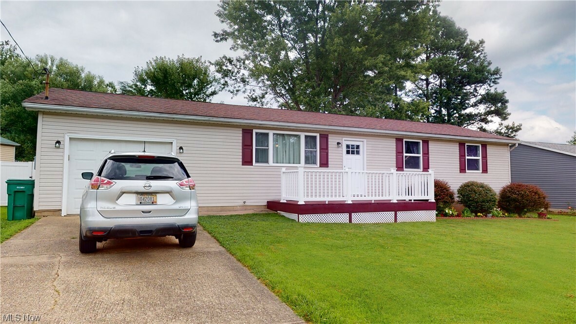 Property Photo:  31 E Hickory Street  WV 26142 