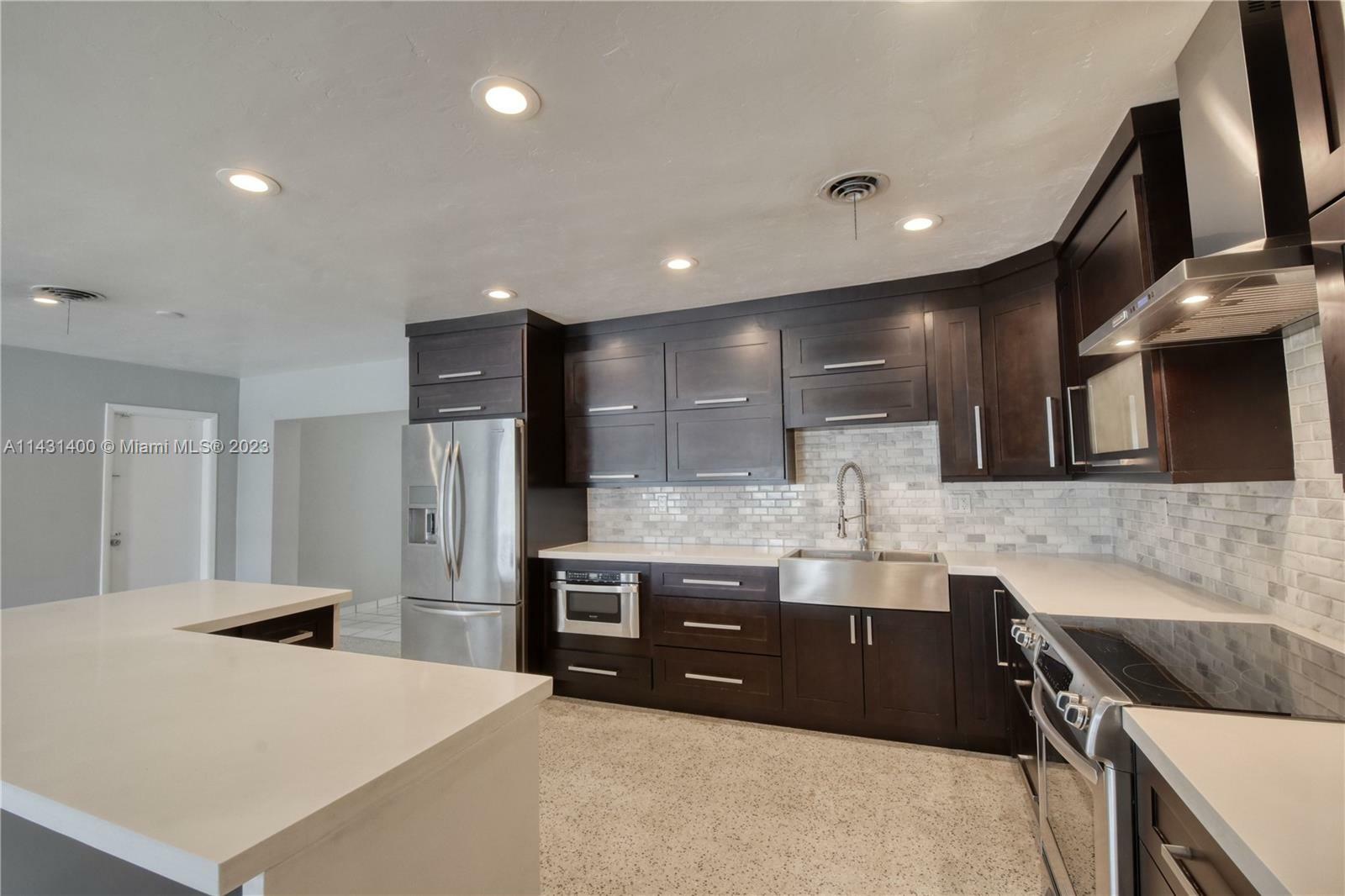 Property Photo: 9025 SW 87th St FL 33173