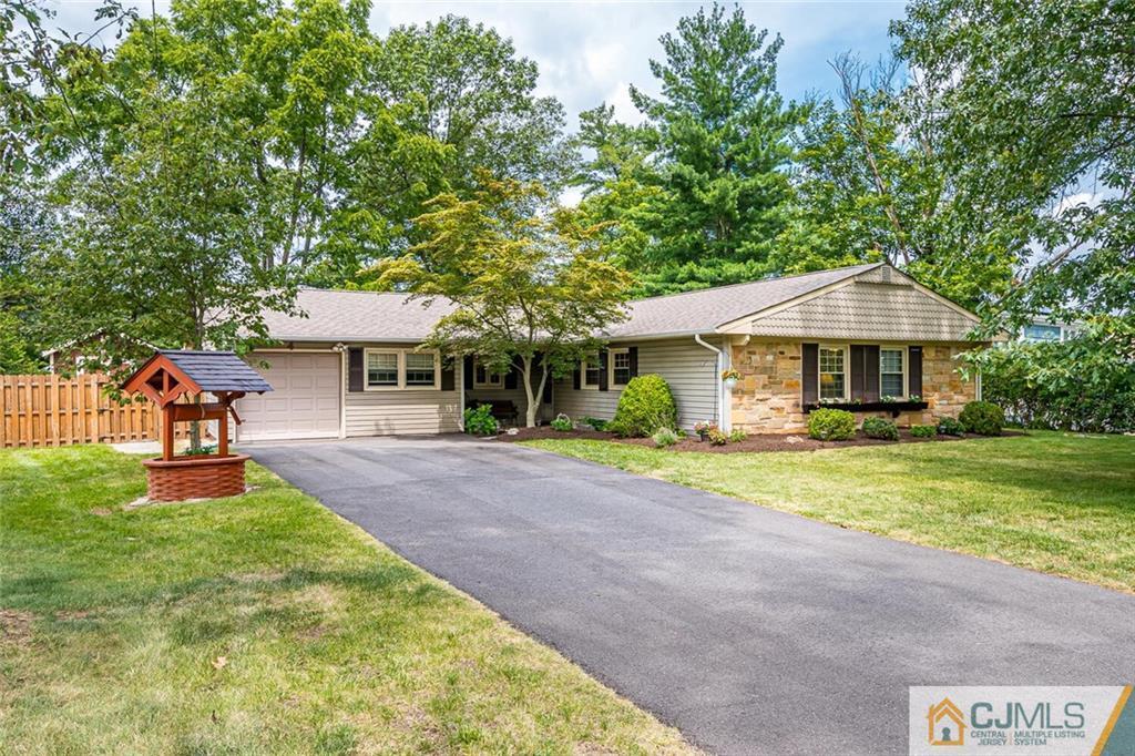 Property Photo: 4 Evans Court NJ 08873