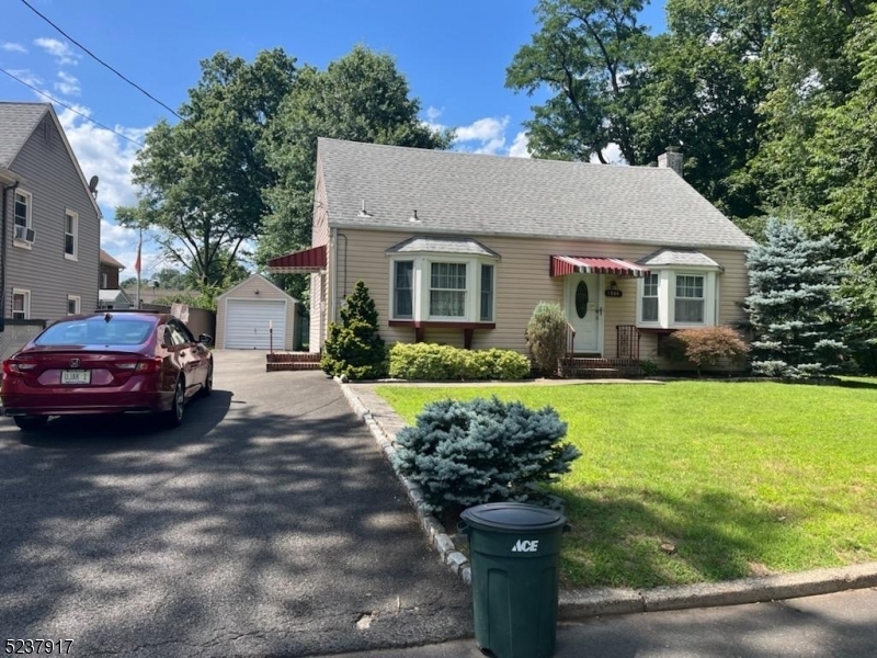 Property Photo:  1586 Lambert St  NJ 07065 