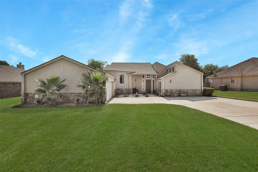 Property Photo: 3610 Emerson Drive TX 77356
