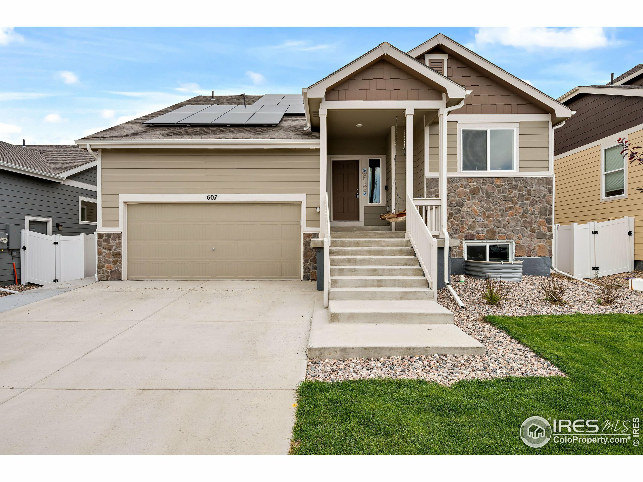 Property Photo: 607 Rosedale St CO 80550