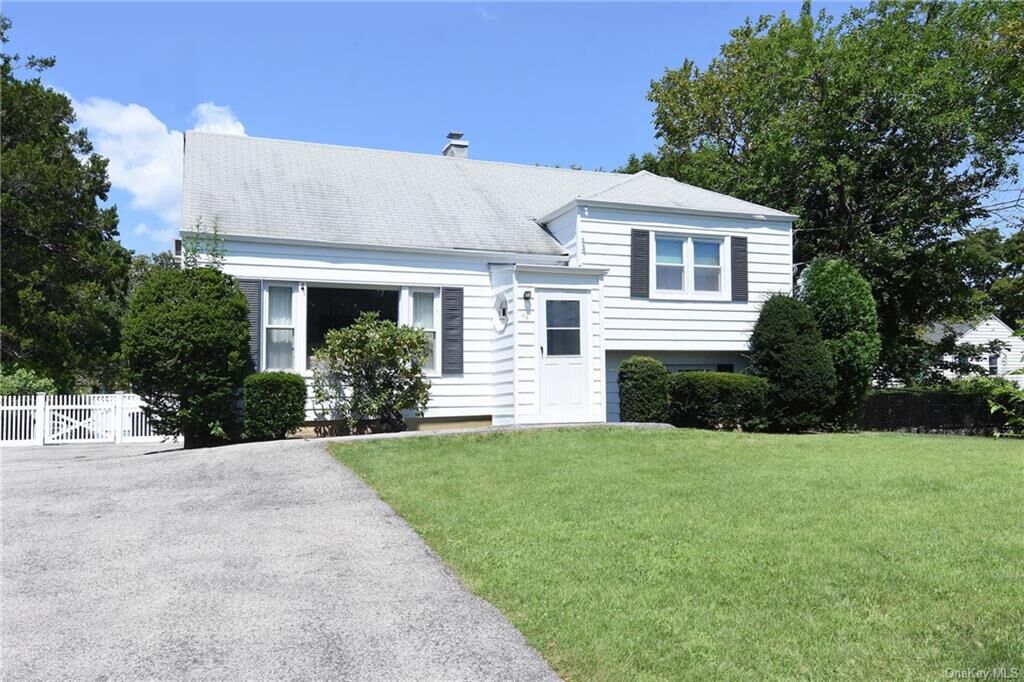 Property Photo:  49 Rugby Road  NY 10710 