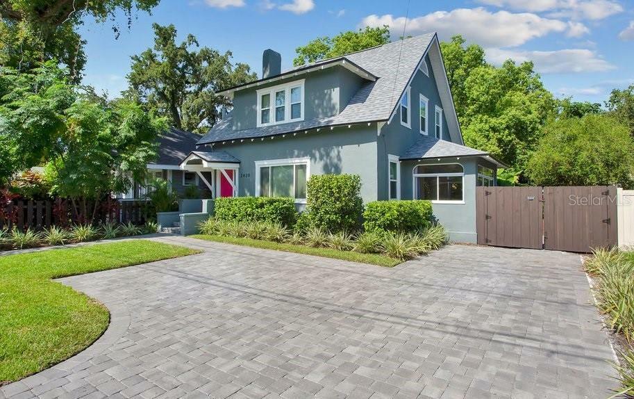 Property Photo: 2420 S Fern Creek Avenue FL 32806