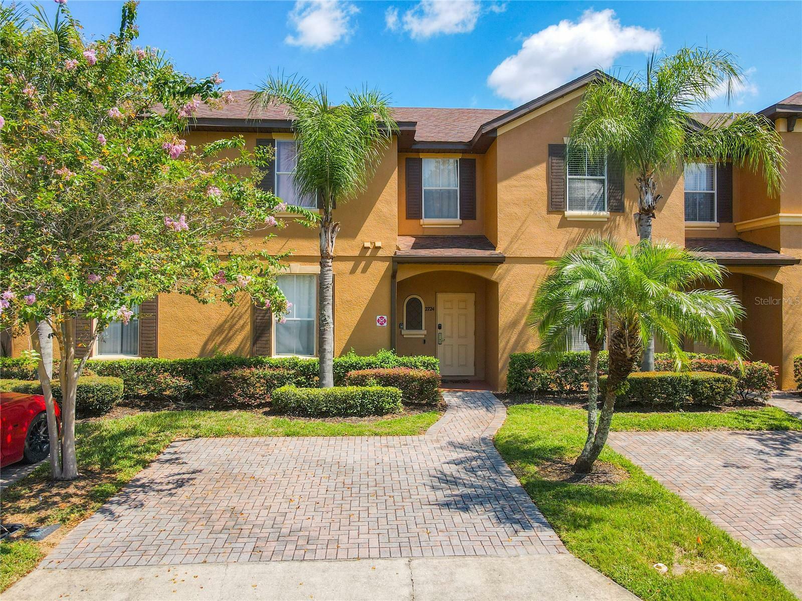 Property Photo:  2724 Calabria Avenue  FL 33897 