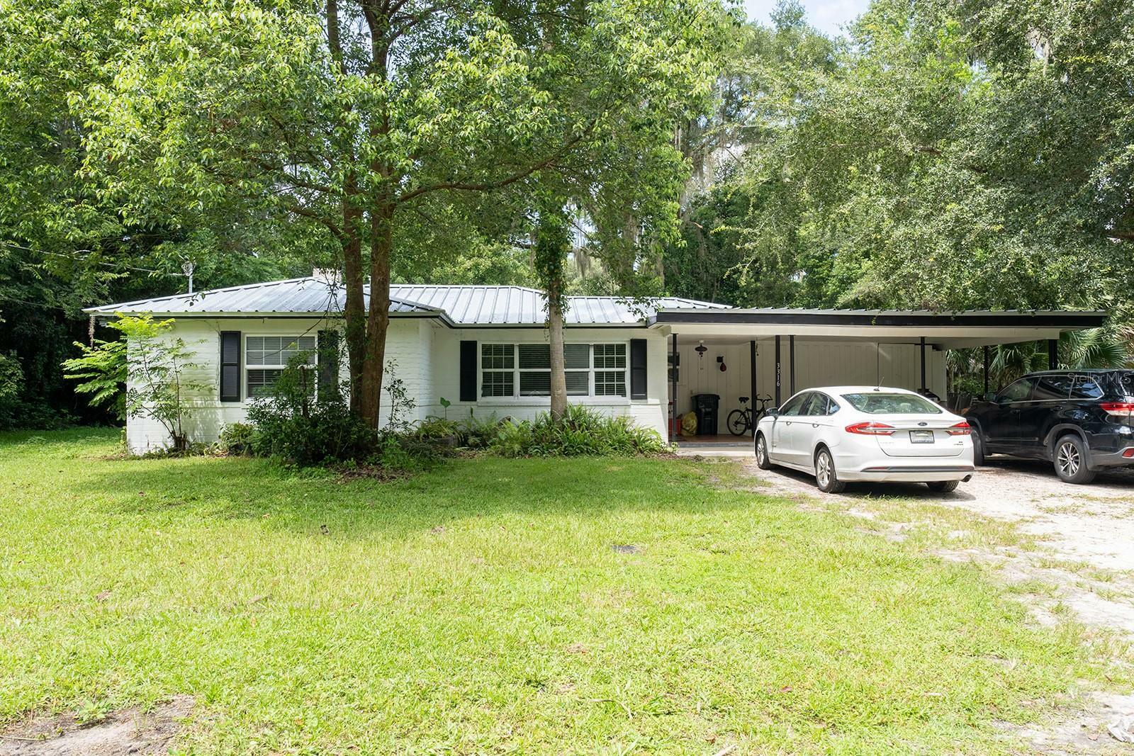 Property Photo:  3316 NW 3rd Street  FL 32609 