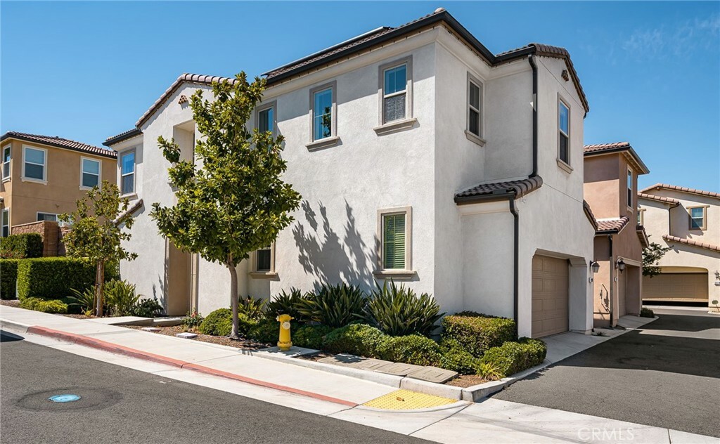 2928 Villa Catalonia Ct  Corona CA 92881 photo