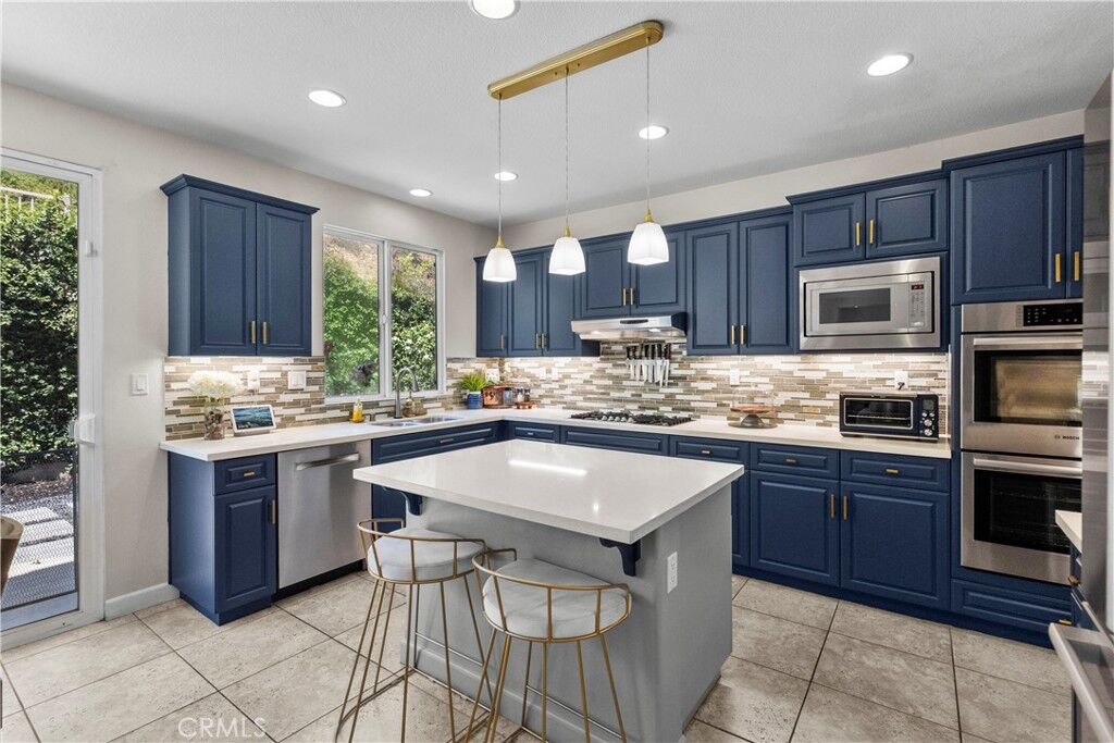 Property Photo: 9636 Hanna Avenue CA 91311