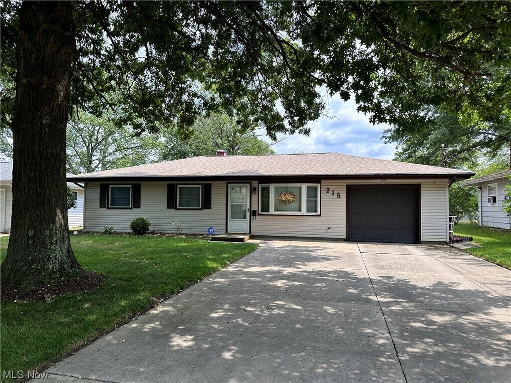 Property Photo:  215 N Yorkshire Boulevard  OH 44515 